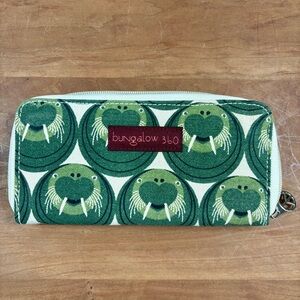 Walrus Bungalow 360 Green Walrus Canvas Wallet, Zip Closure with Compartments.